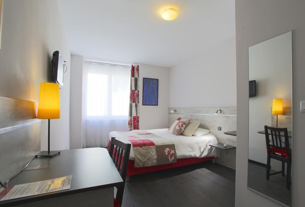 Le Castel Hotel Tain-lʼHermitage Quarto foto